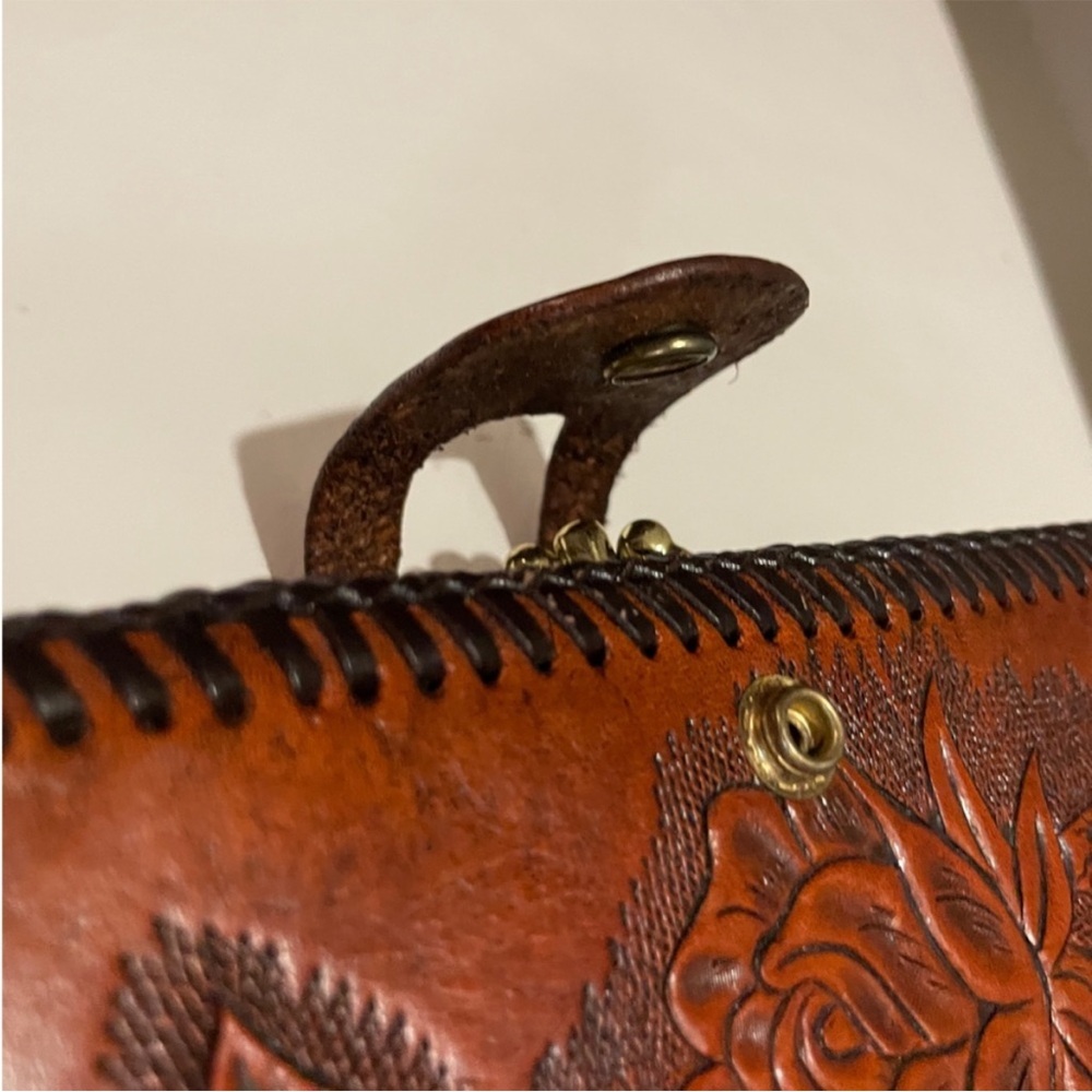 Vintage Hand Tooled Leather Wallet • Floral • Signed • Excellent - Picture 4 of 15